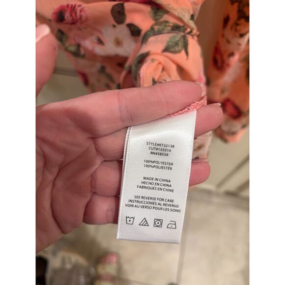 Kut from the Kloth Jasmine Chiffon Pink Floral Blouse Semi Sheer Roll Tab L 8-14 - Picture 3 of 4